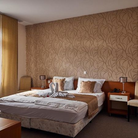 Boutique Hotel Sopianae Печ Екстер'єр фото