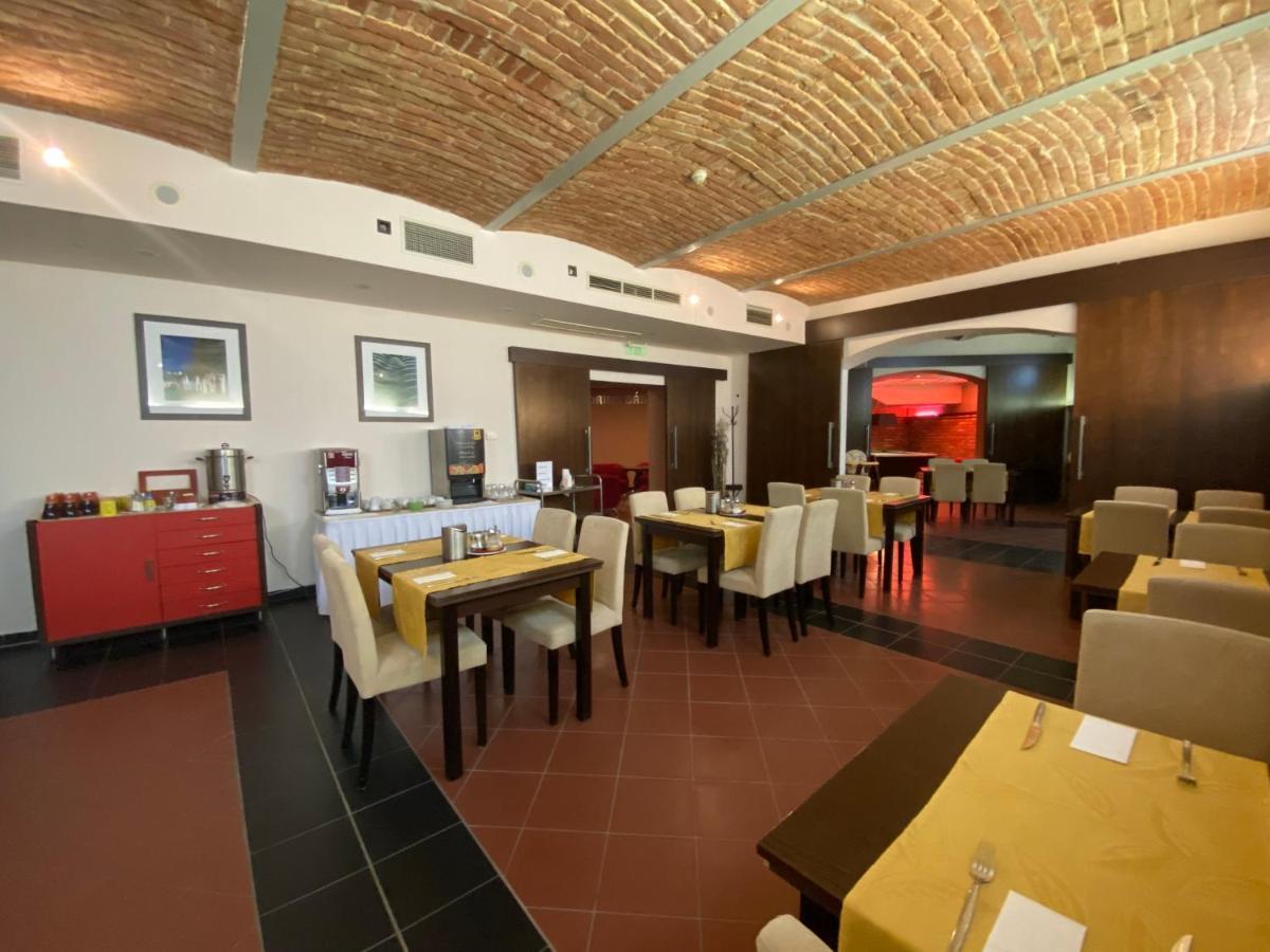 Boutique Hotel Sopianae Печ Екстер'єр фото