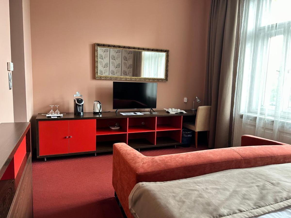 Boutique Hotel Sopianae Печ Екстер'єр фото