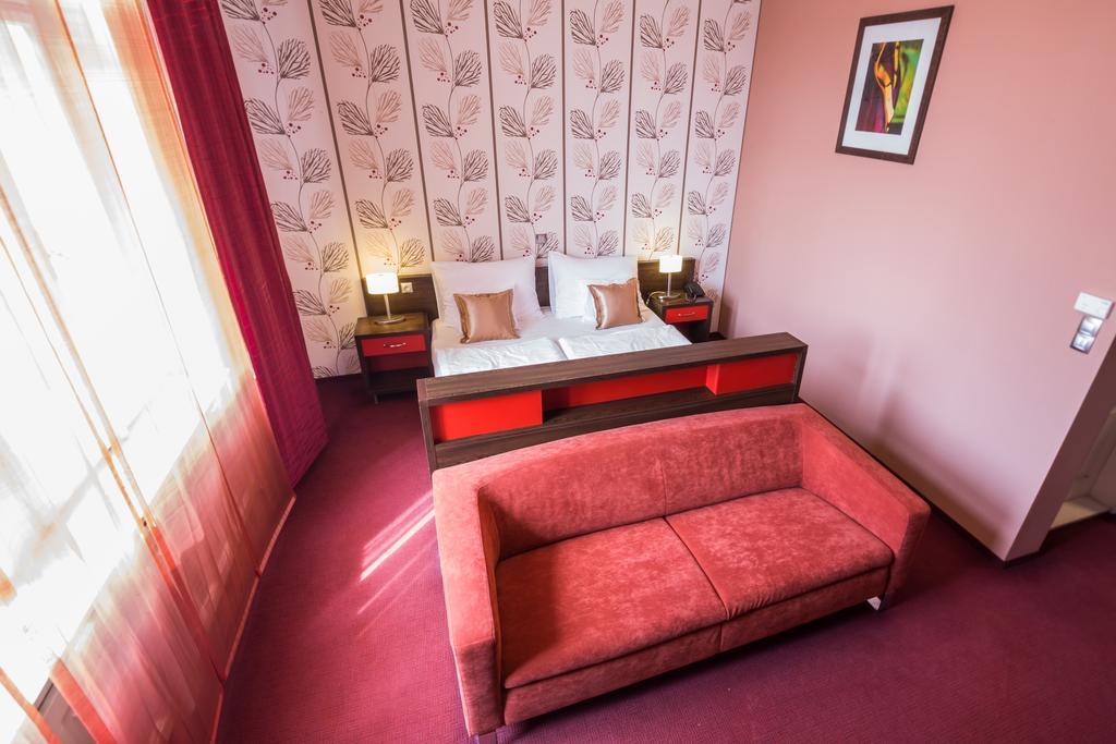 Boutique Hotel Sopianae Печ Екстер'єр фото