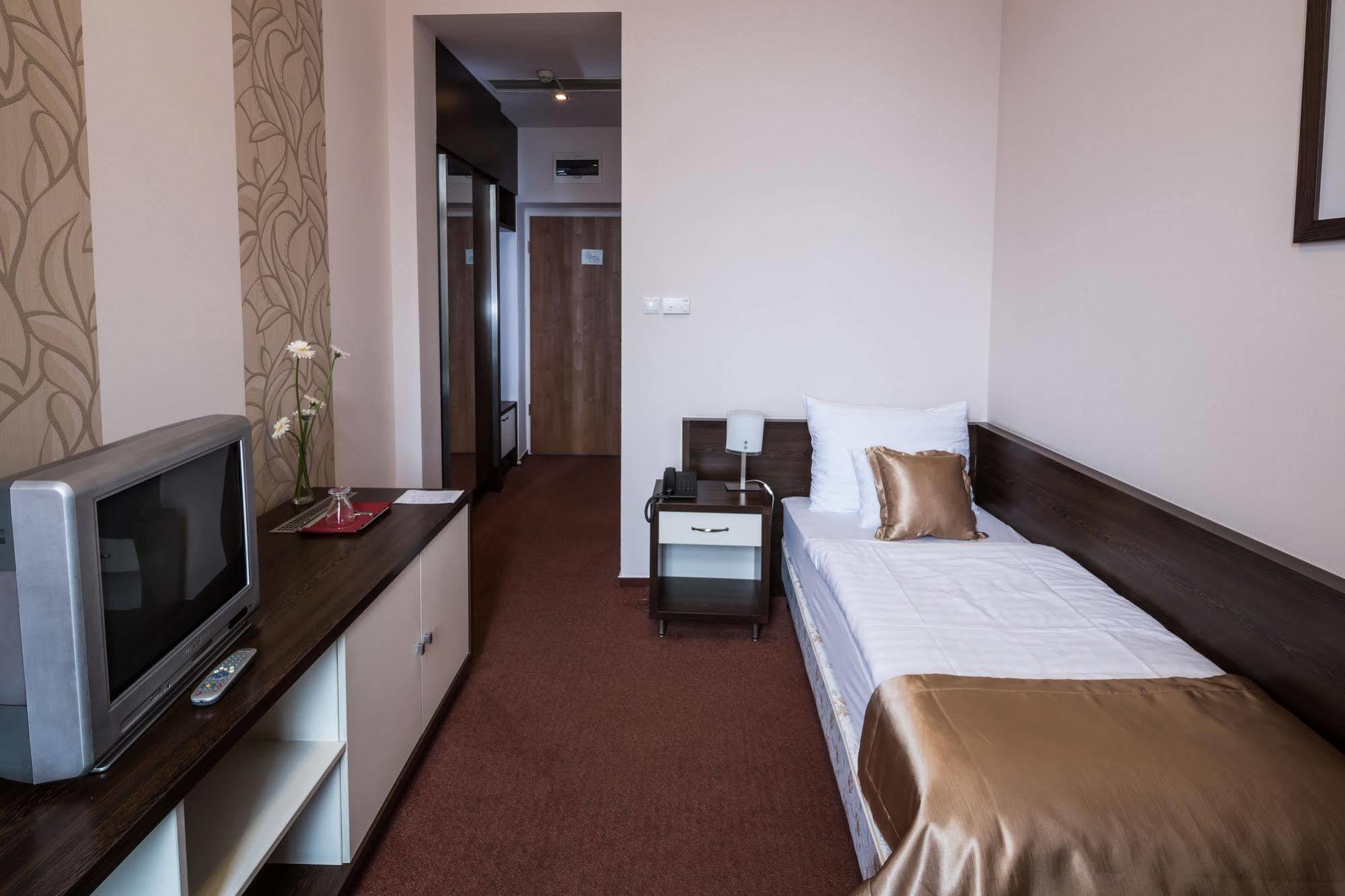 Boutique Hotel Sopianae Печ Екстер'єр фото