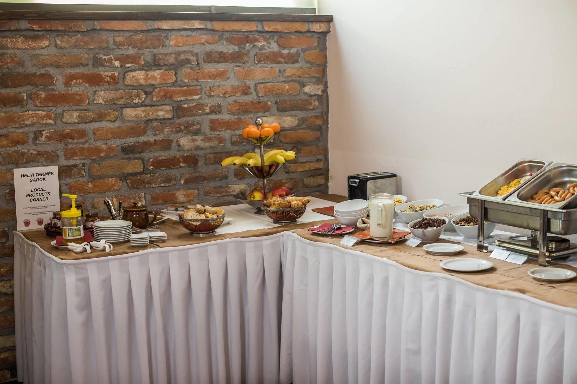 Boutique Hotel Sopianae Печ Екстер'єр фото