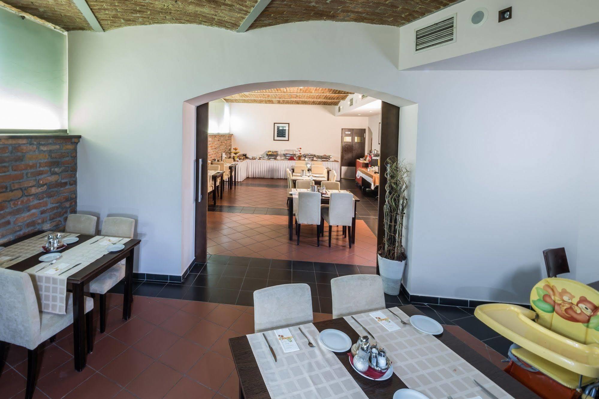 Boutique Hotel Sopianae Печ Екстер'єр фото